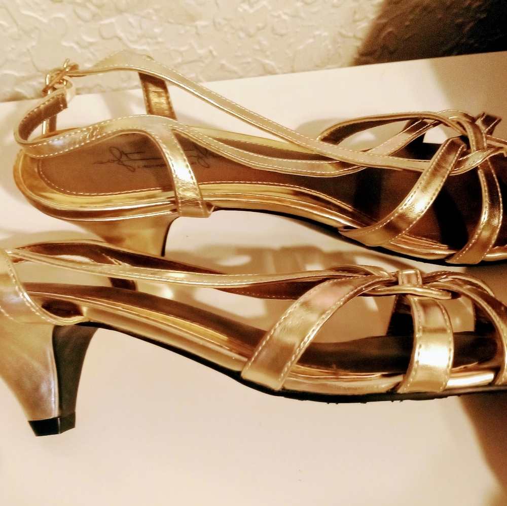Shoes - Picture 3 of 4
